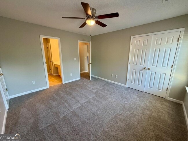 Building Photo - 15 Lakeside Cir