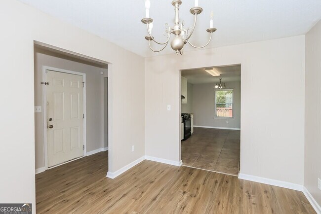 Building Photo - 843 Shoals Ct