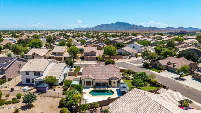 Building Photo - 2801 E Lindrick Dr