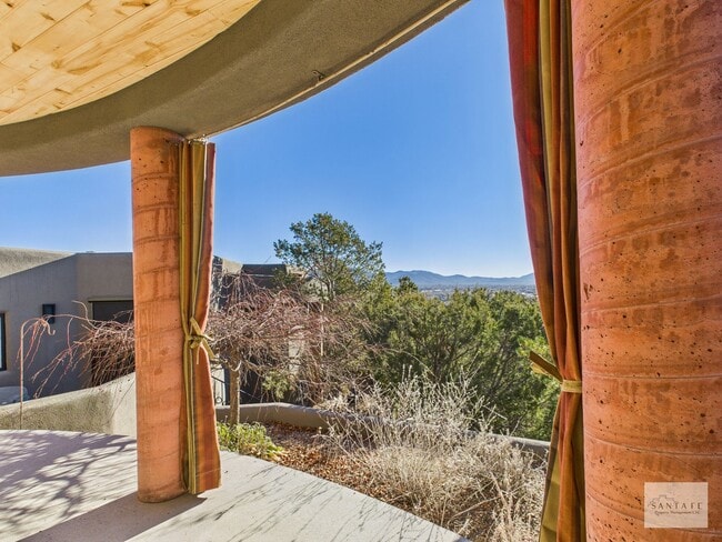 Building Photo - City Lights