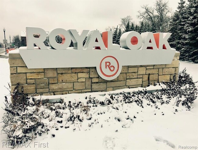 Building Photo - 4516 Robinwood Ave