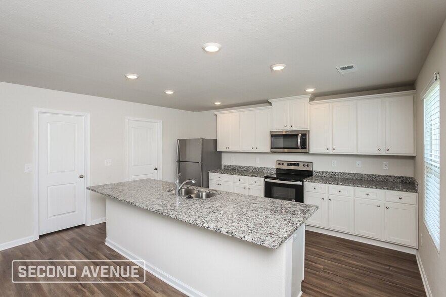 Building Photo - 415 Misty Knl Dr