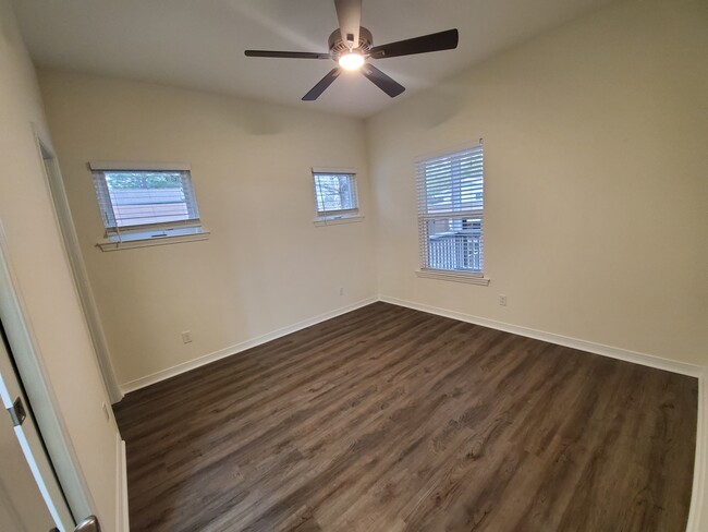 Building Photo - 37 Bayou Rd