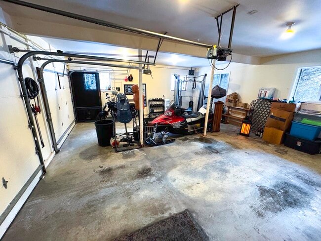 Building Photo - 458 Cider Mountain Rd