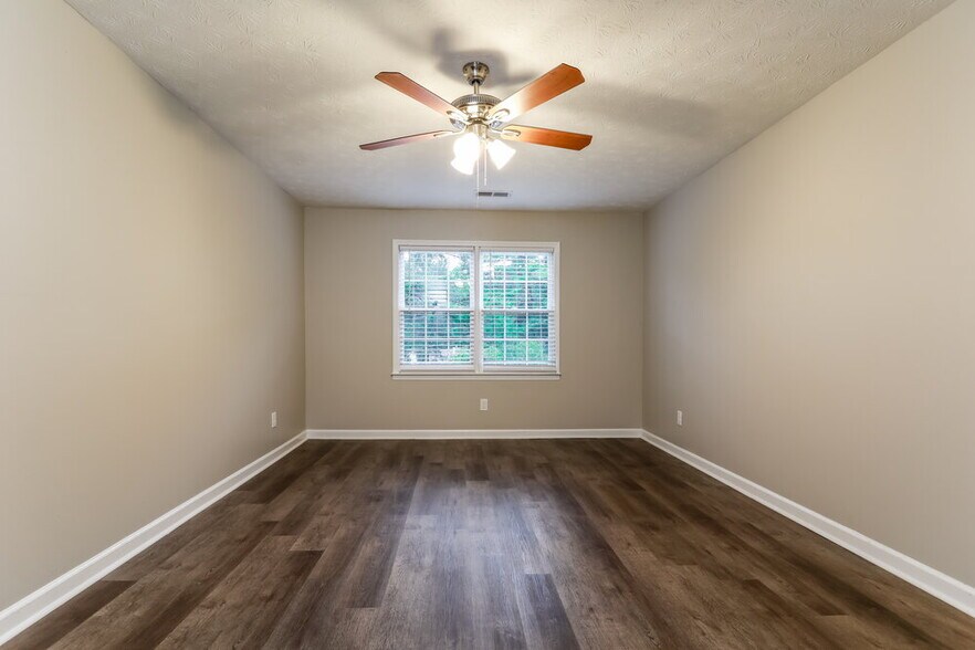 Building Photo - 1212 Summit Links Ct