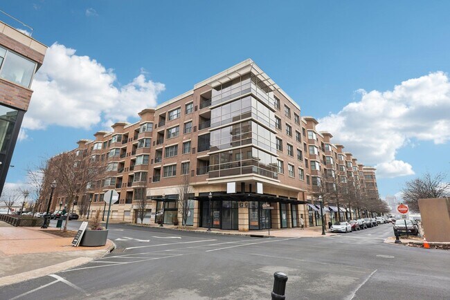 Building Photo - 20 Ave at Port Imperial