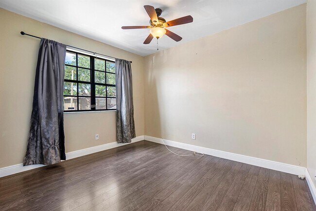 Building Photo - 10723 NW 10th St