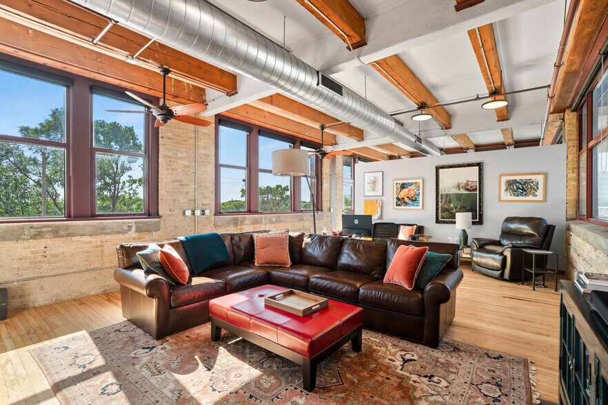 Living Room - 215 W Maple St