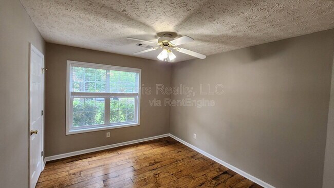 Building Photo - 5090 Edinborough Pl