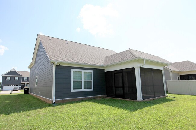 Building Photo - 2431 Hollis Dr