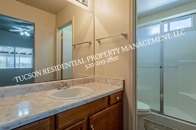 Building Photo - 5891 E Farmridge Dr