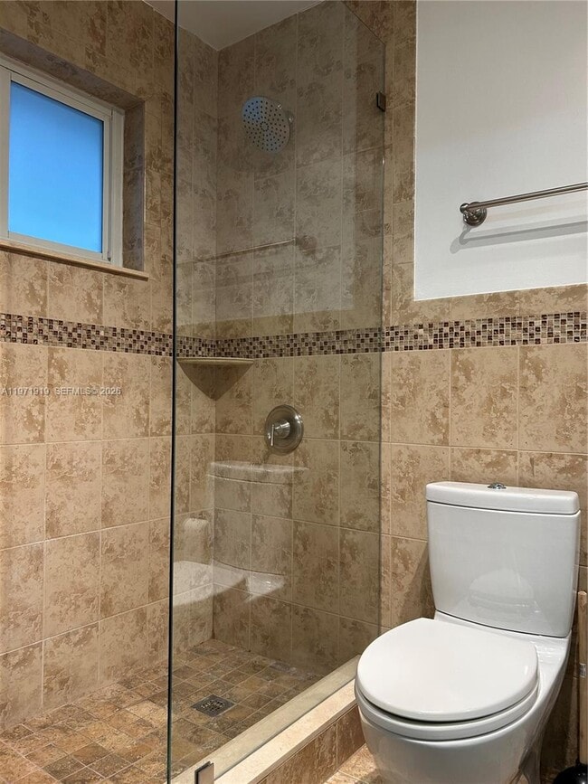 Building Photo - 230 SW 30th Ave