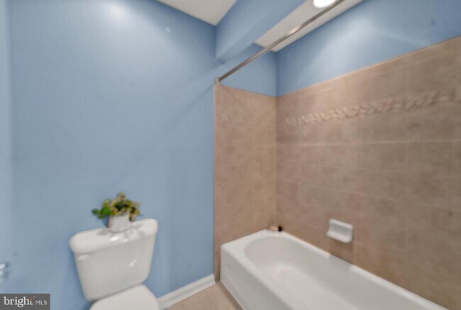 Building Photo - 19 Meadowlark Dr