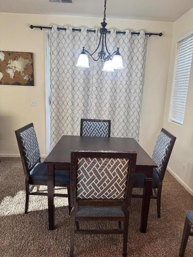 Building Photo - 624 Gardenia Pl