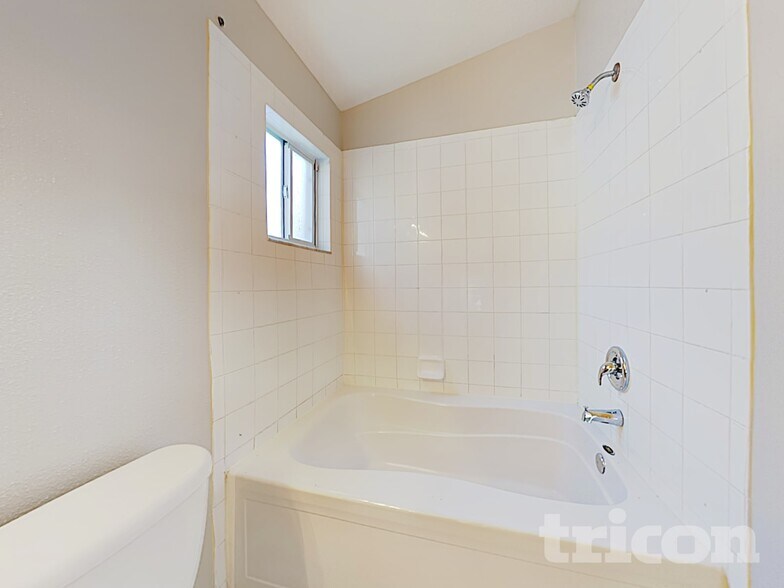 Building Photo - 25132 7 Rivers Cir