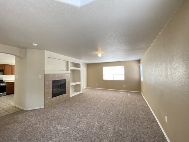 Building Photo - Northern Meadows - 3BR 2 Story - LOFT