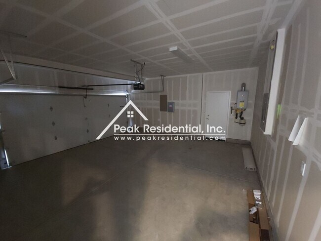 Building Photo - Brand New 3bd/2.5ba Folsom Home with 2 Car Garage