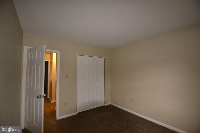 Building Photo - 619 4th St