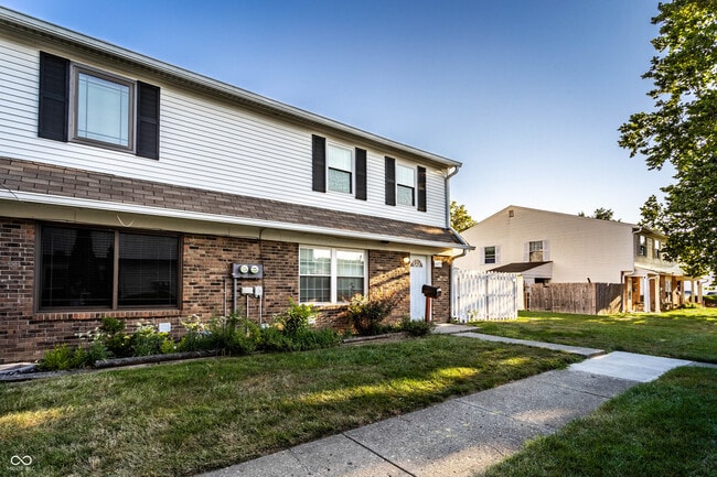 Building Photo - 4839 Oakwood Trail
