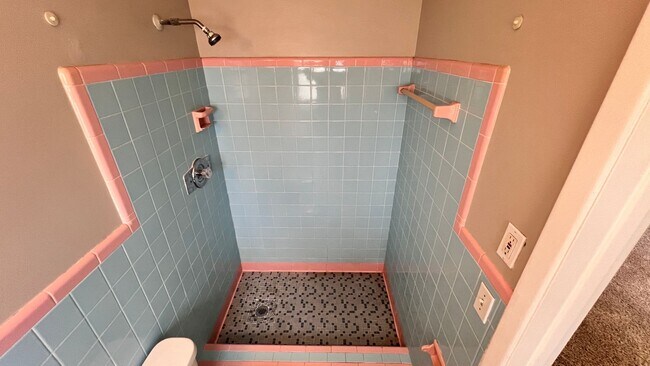 Building Photo - Lovely 3 Bedroom, 2 Bathroom Home in Melbo...