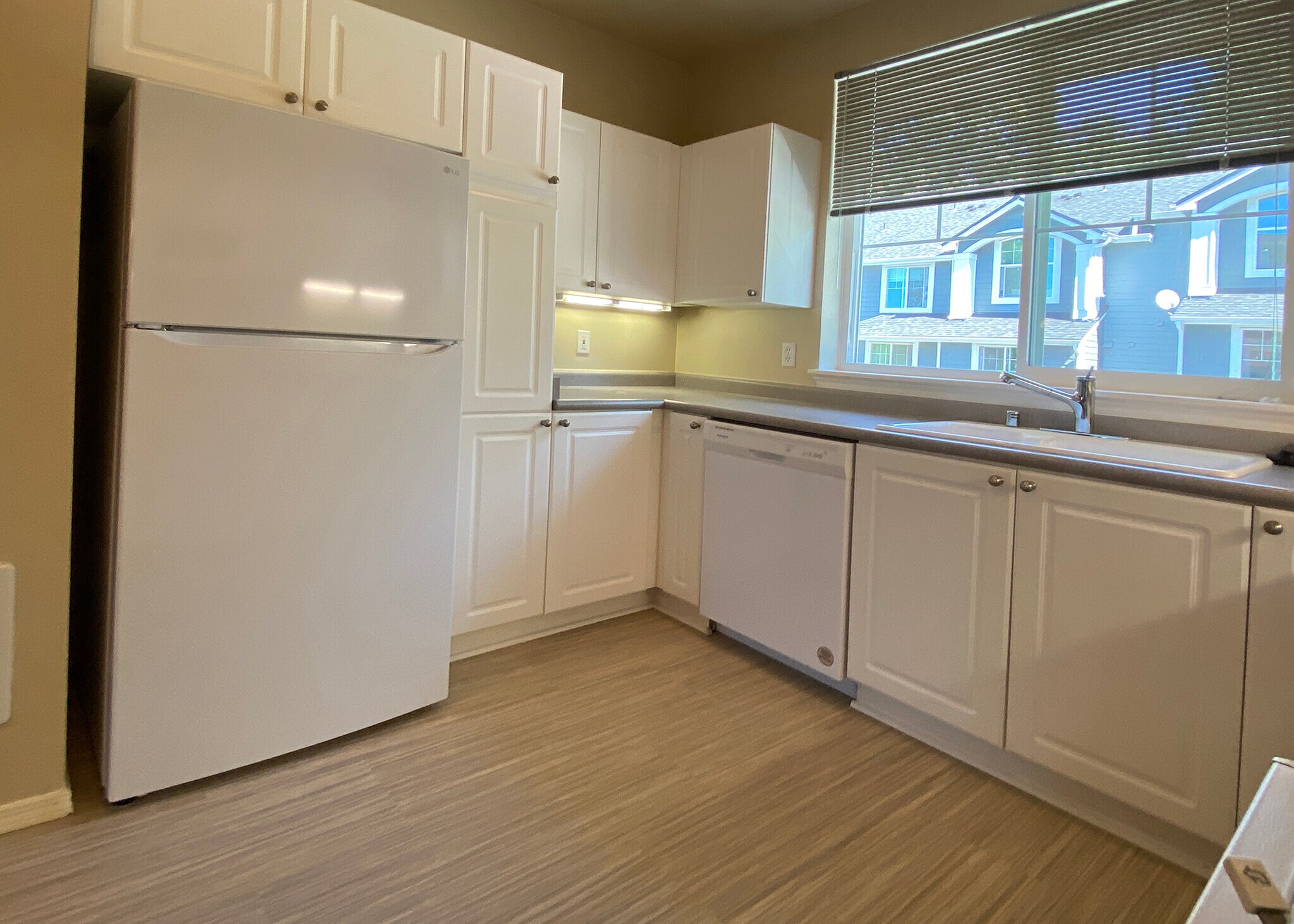 Building Photo - 16125 Juanita Woodinville Way NE