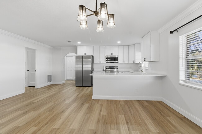 Building Photo - 4420 W Carmen St