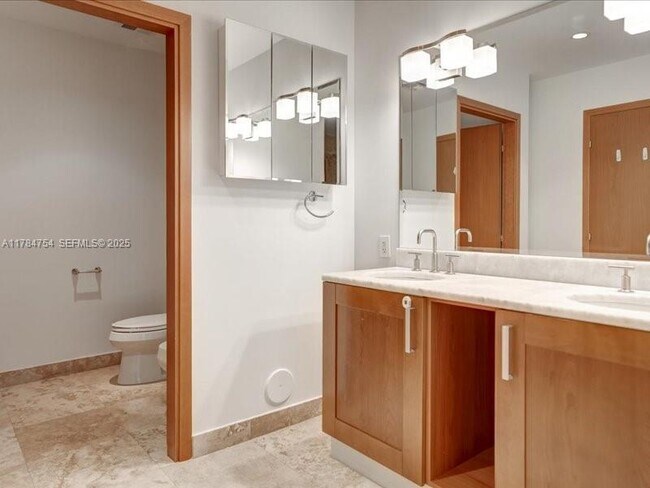 Building Photo - 9499 Collins Ave