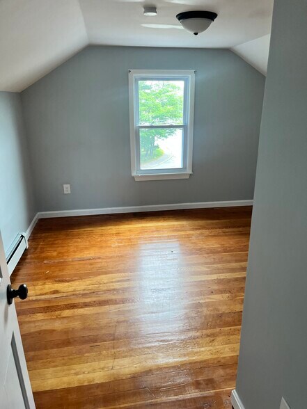 Bedroom 3 - 176 Pleasant St