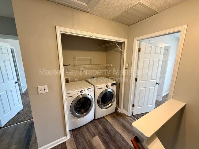 Building Photo - 110 Ridge Lake Dr