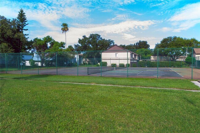 Building Photo - 1834 Bough Ave