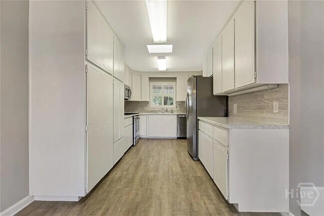 Building Photo - 154 MacKay Dr