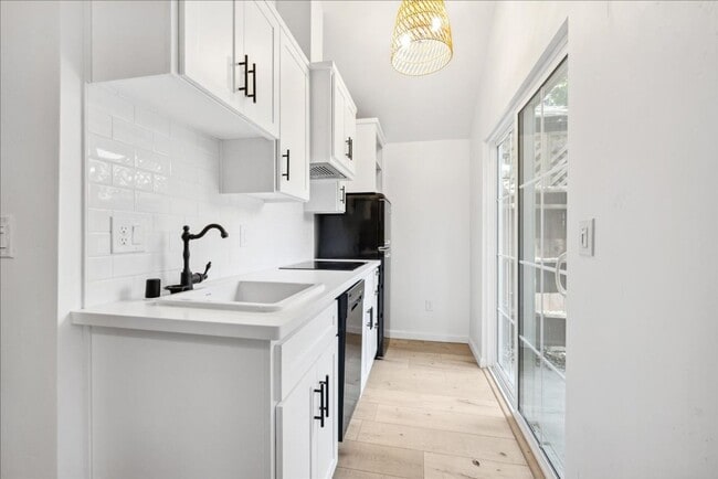 Building Photo - 1307 W St