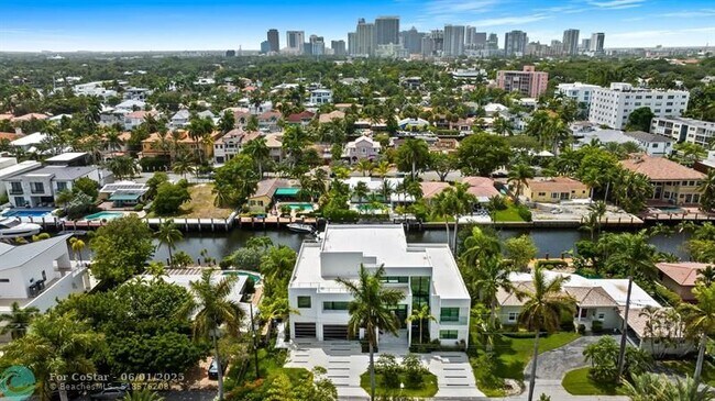 Building Photo - 401 Lido Dr