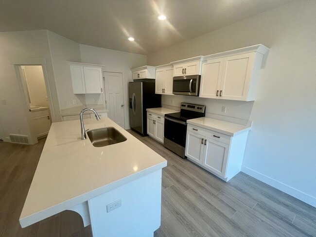 Building Photo - Lovely townhome for rent in American Fork