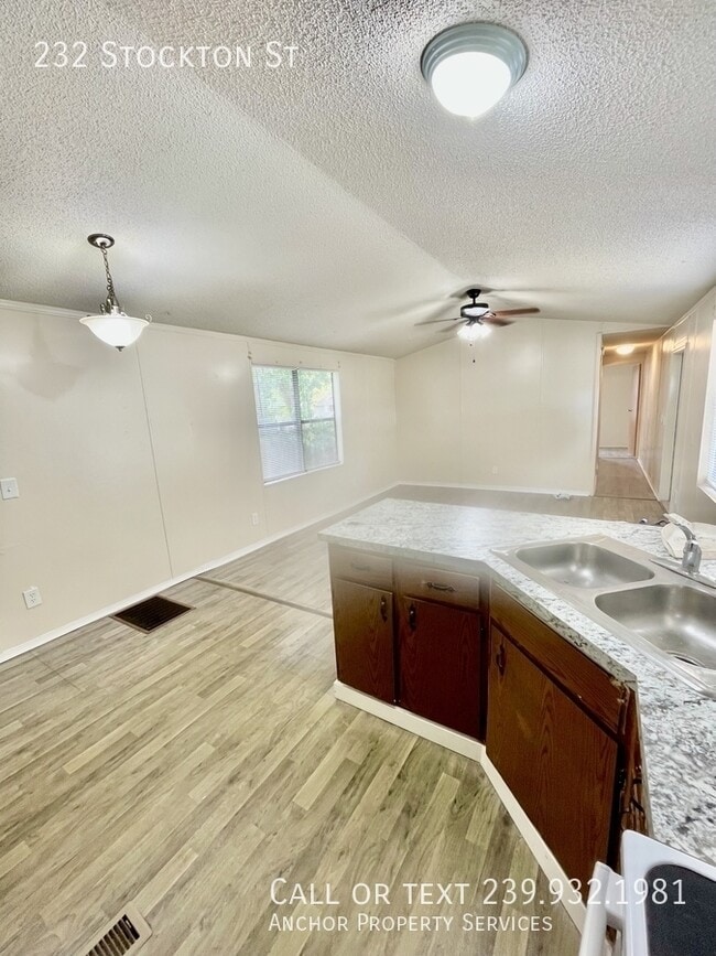 Building Photo - 232 Stockton St