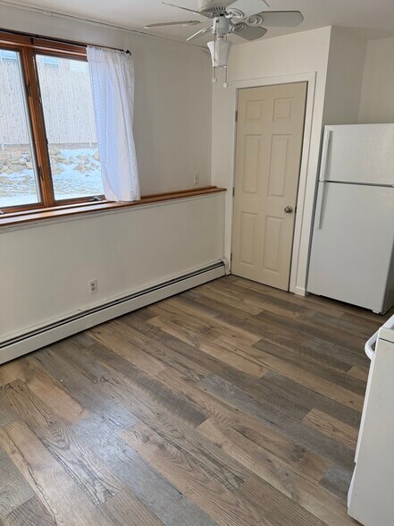 Kitchen - 2008 Mineral Spring Ave