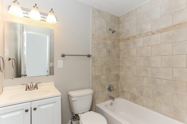Building Photo - 2387 Betsy Dr