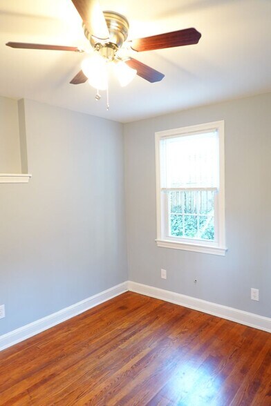 Building Photo - 8109 Greenwood Ave