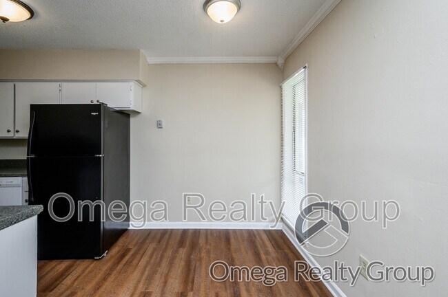 Building Photo - 4724 S Court St