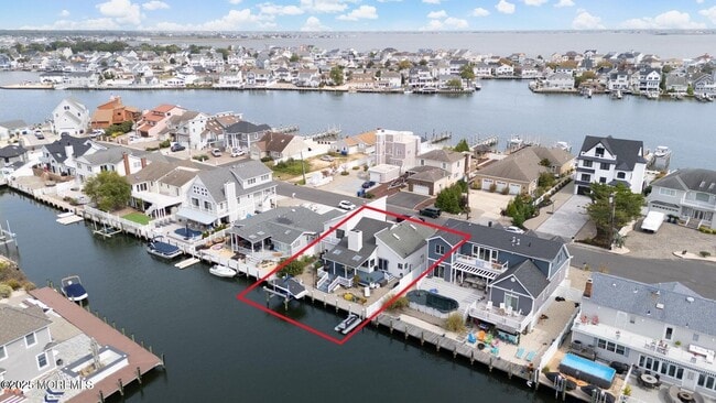 Building Photo - 385 Aldo Dr