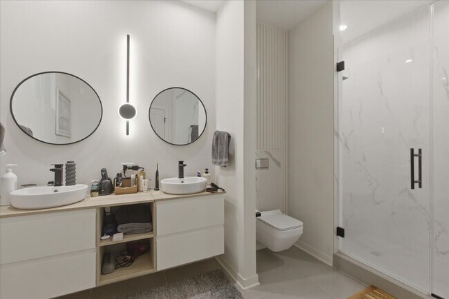 Building Photo - 4177 W Belmont Ave