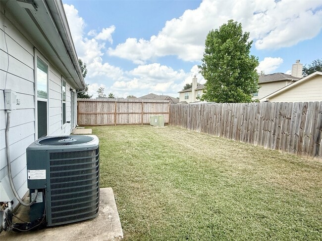 Building Photo - 5718 Highbury Ct