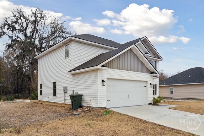 Building Photo - 601 Meloney Dr