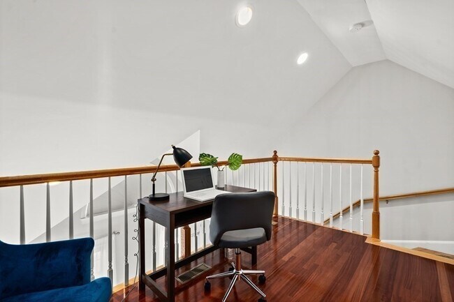 Building Photo - 72 Exchange St