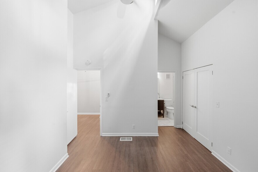 Suite with private bath - 254 Summit Ridge Dr