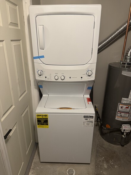 Laundry - 1647 S Central Park Ave