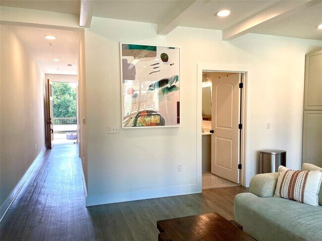 Building Photo - 4704 Sunset Trail