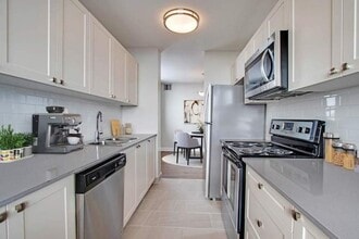 Building Photo - 5925 Almeda Rd
