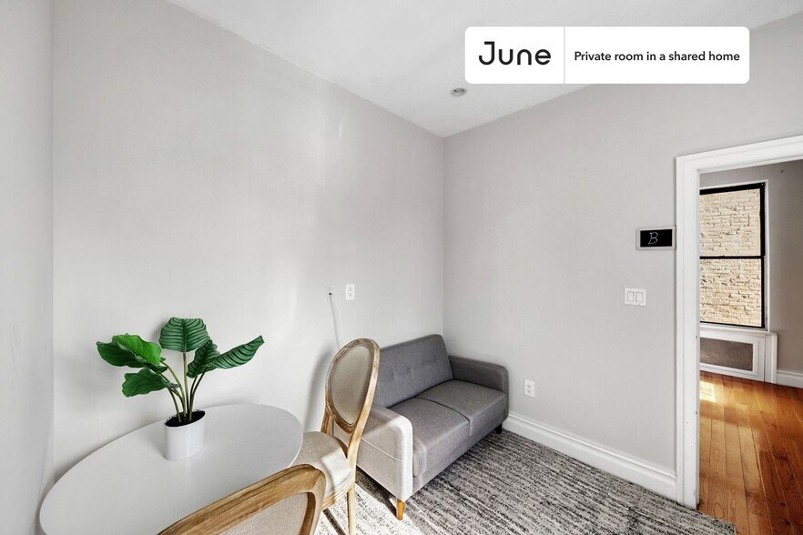 Building Photo - Room in Shared 2 bed/1 bath home