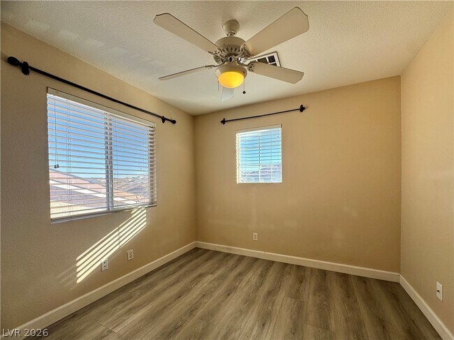 Building Photo - 9964 Canyon Peak Dr